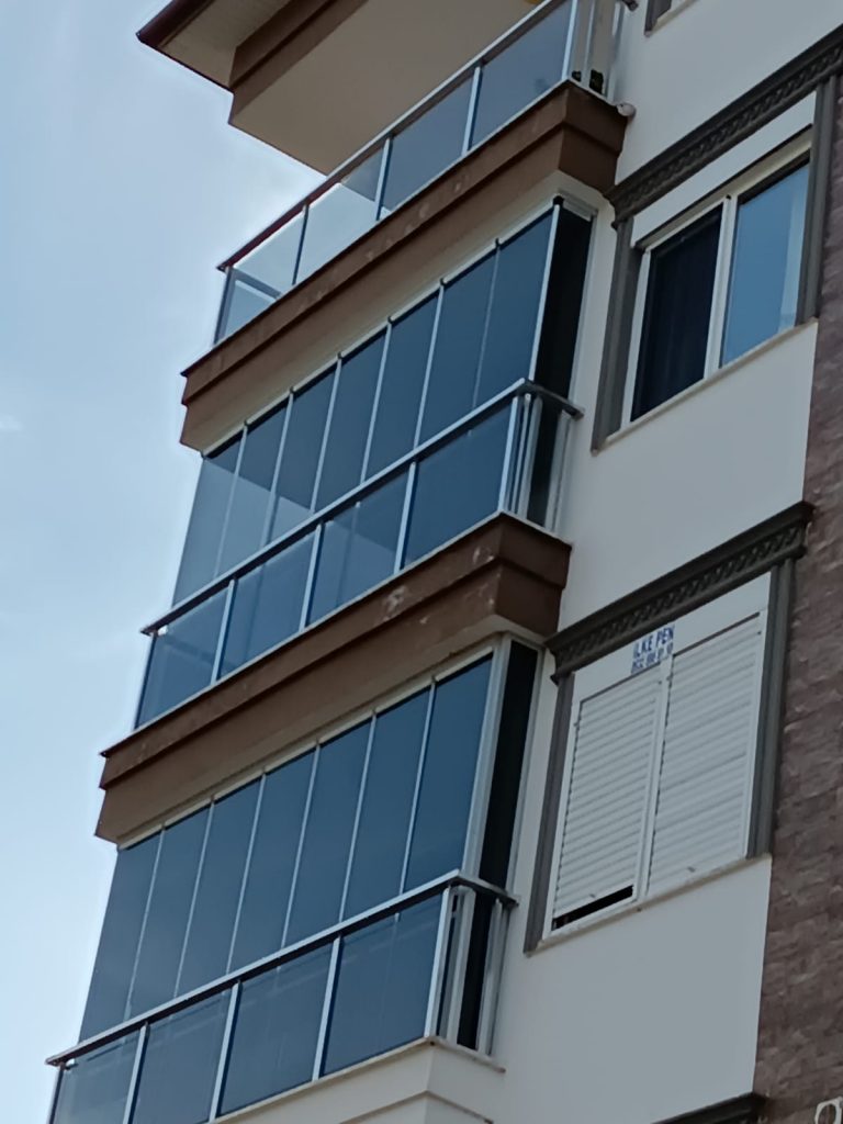 Daire Tadilat ve Dekorasyonu – Cam Balkon